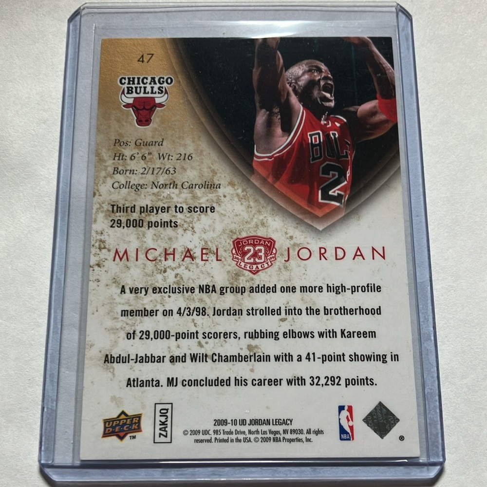 2009-10 Jordan Legacy Michael Jordan Chicago Bulls Basketball Card NM+ - Picture 2 of 6